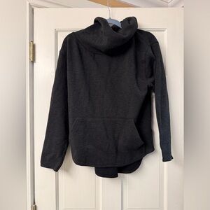 Burton Black Pullover Sweater/Sweatshirt with Gold Logo Label Large